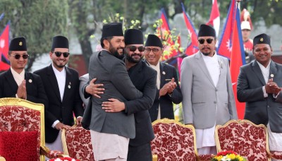  प्रधानमन्त्री शाहलाई अङ्कमालसहित सभापति लामिछानेको बधाई 